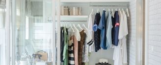 ¿Cómo ahorrar espacio en un armario?